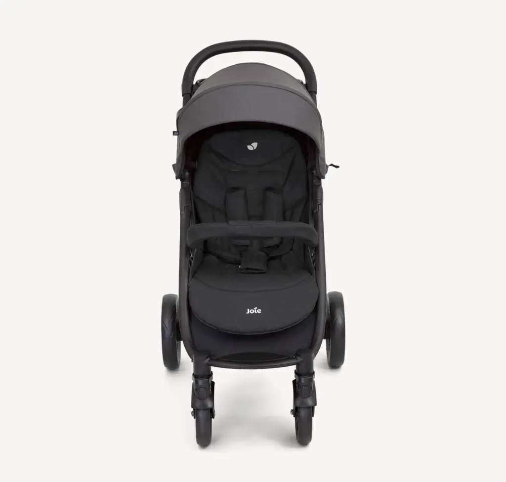 p7-joie-travelsystem-litetrax4ts-coal-hero_2.webp