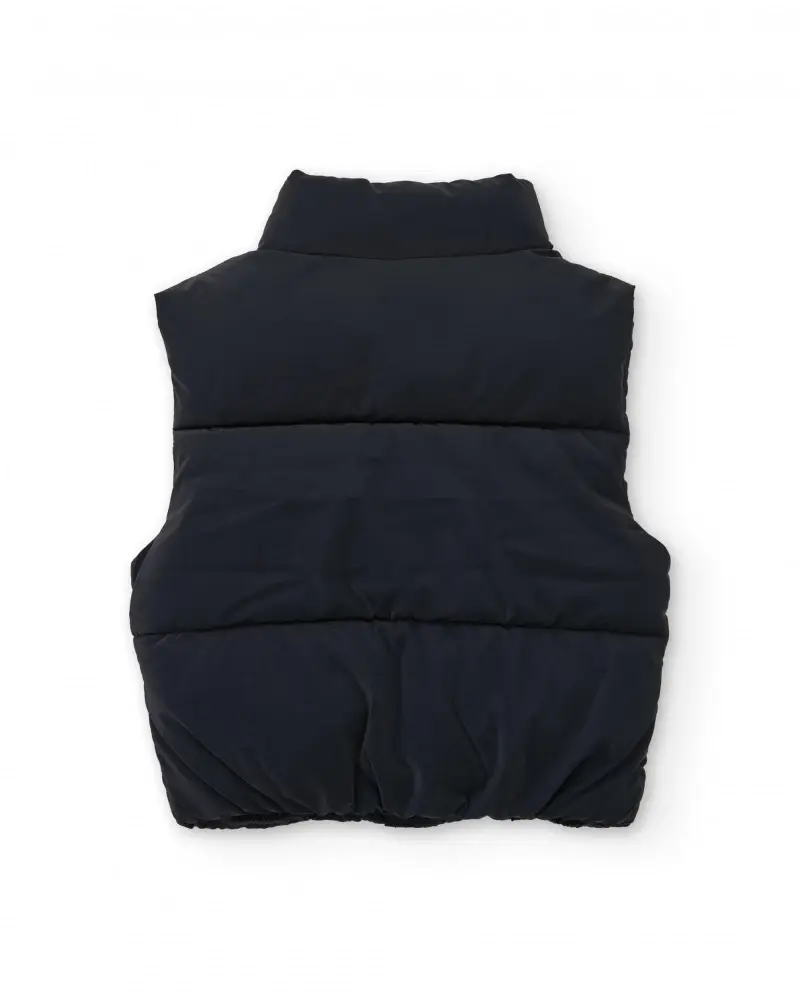 padded-vest-of-boy-in-black-color-with-zipper-closure (1).webp