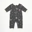 20251110_1343_Clothes on White Background_remix_01k9ps432ae8v8ffteqwzb7cf2.webp