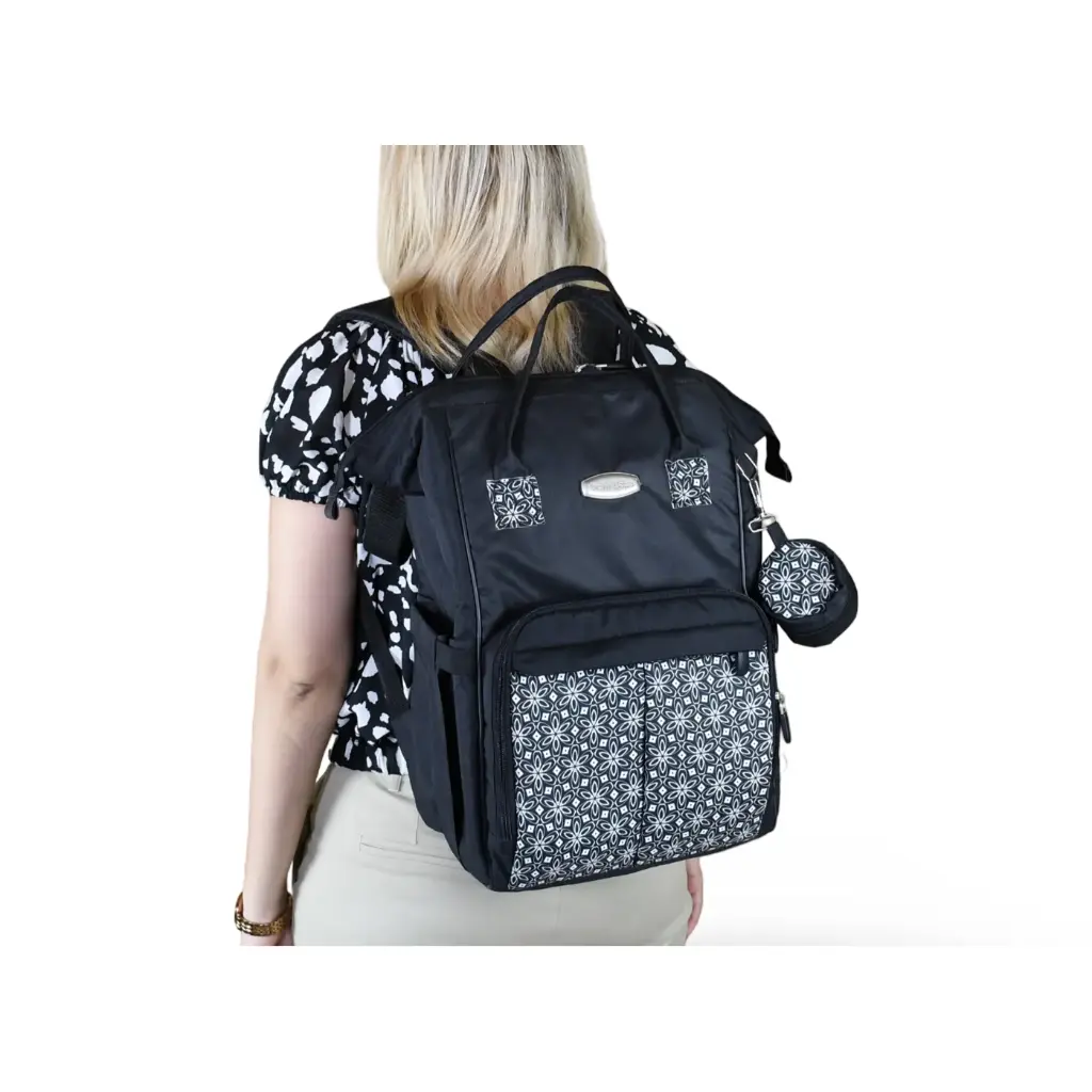 4-vea-bag-white-carried.webp