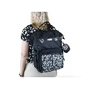 4-vea-bag-white-carried.webp
