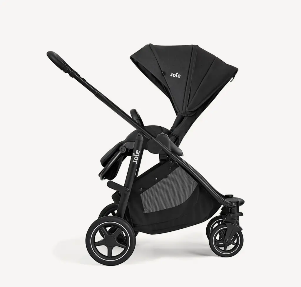 p03-joie-pushchair-versatrax-raven-right-profile-parent-facing.webp