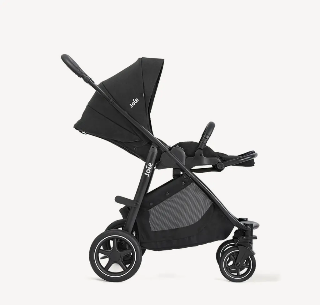 p06-joie-pushchair-versatrax-raven-right-profile-world-facing-reclined.webp