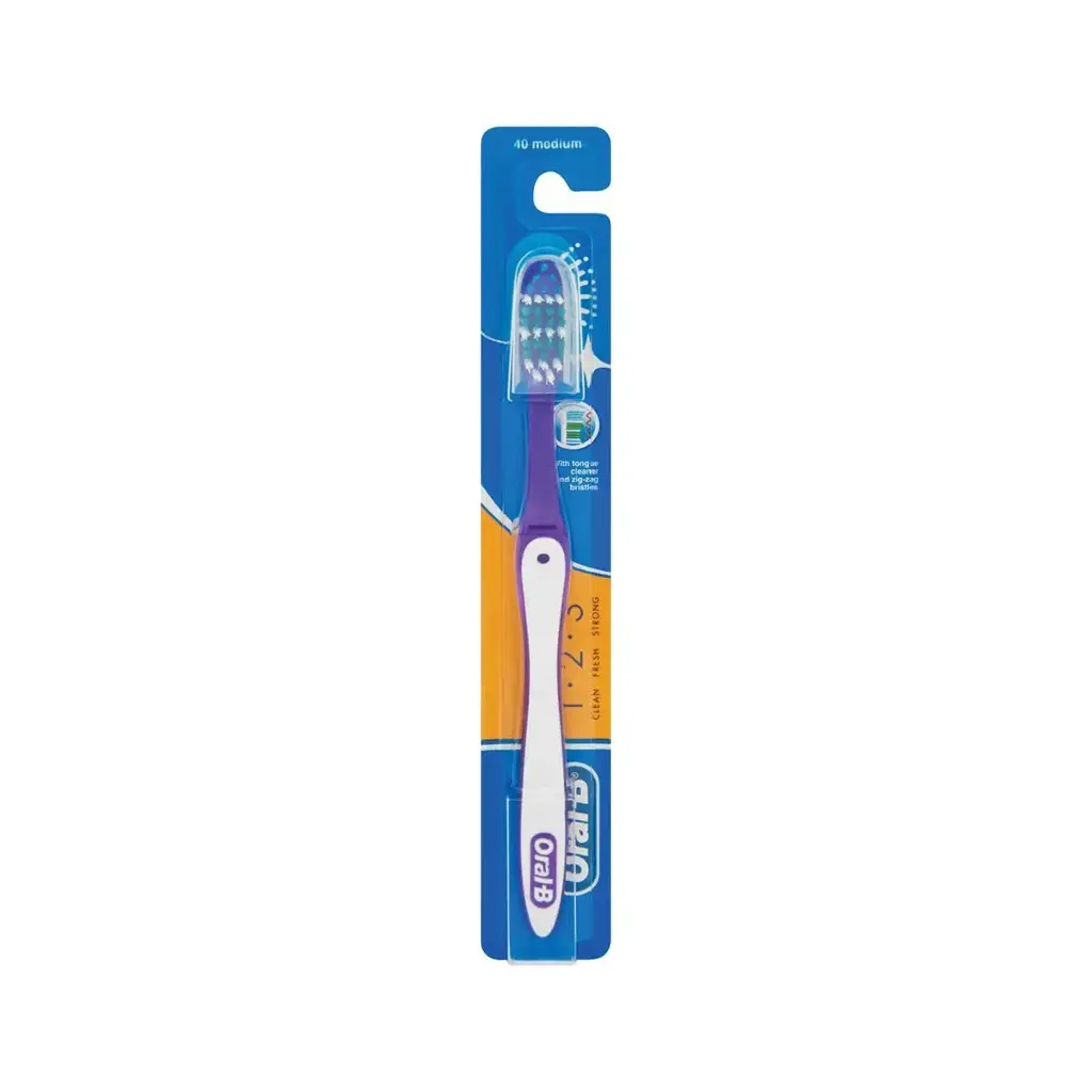 Oral-B 40123 Toothbrush - Medium