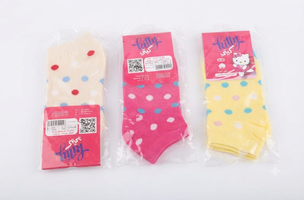Kids Girls dotted Ankle Socks (Kitty)