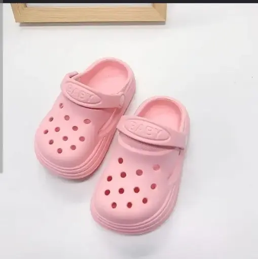 10018 - Pink Crocs Kitty